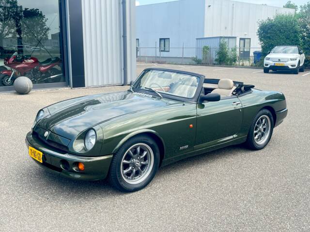 MG RV8