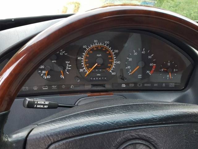 Mercedes-Benz 500 SL