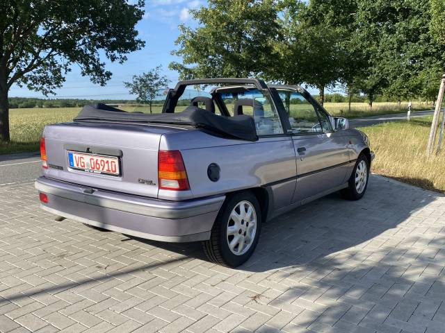 Opel Kadett 1,6i - Aus erster Hand und unfallfrei
