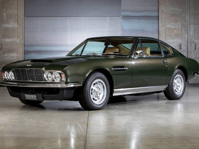 Image 1/33 of Aston Martin DBS V8 (1971)