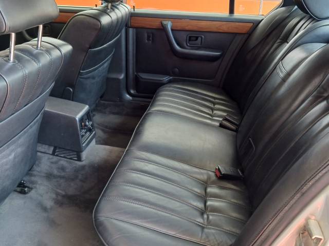 BMW 745i