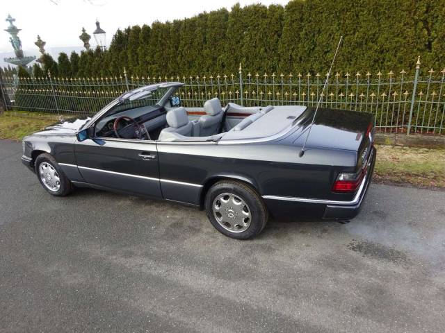 Mercedes-Benz 320 CE