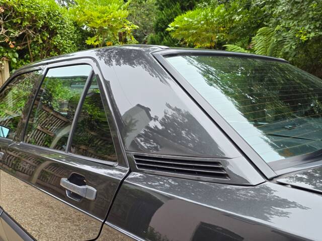 Mercedes-Benz 190 E 2.3-16