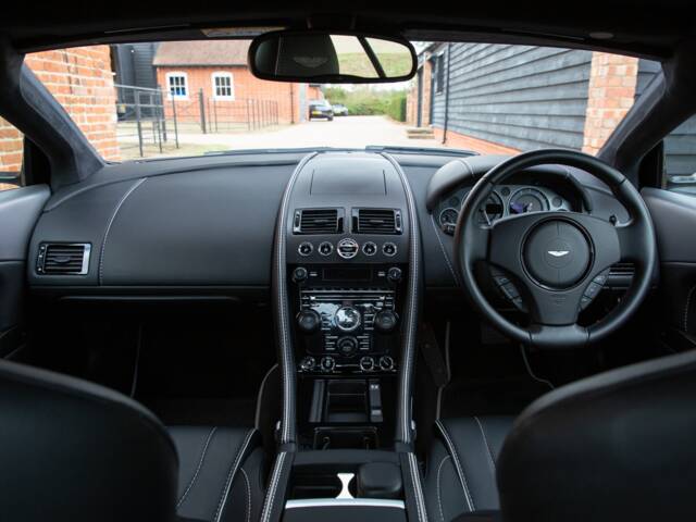 Aston Martin DB 9