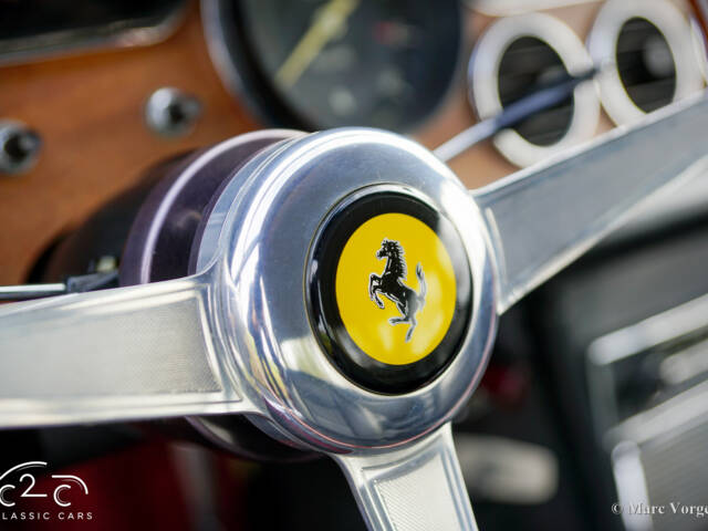 Ferrari 330 GT 2+2