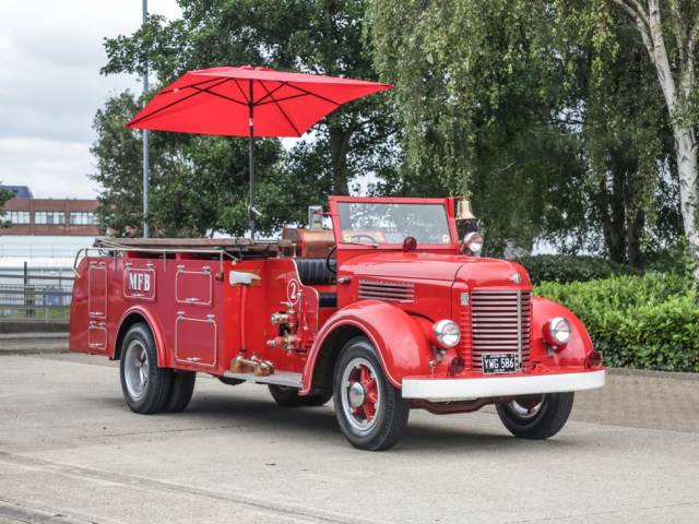 Image 1/23 of International Harvester K6 (1942)