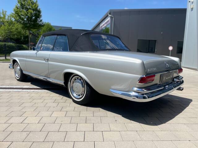 Mercedes-Benz 250 SE