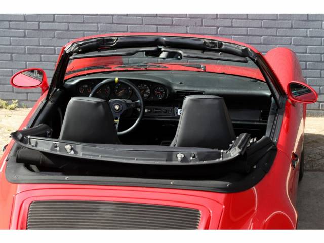 Porsche 911 Carrera 4