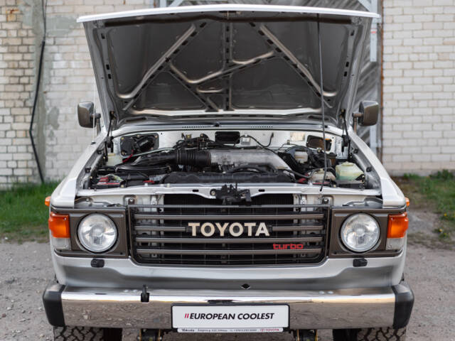 Toyota Land Cruiser HJ61 GX