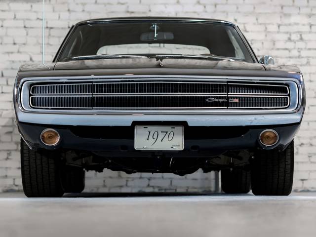 Dodge Charger 318