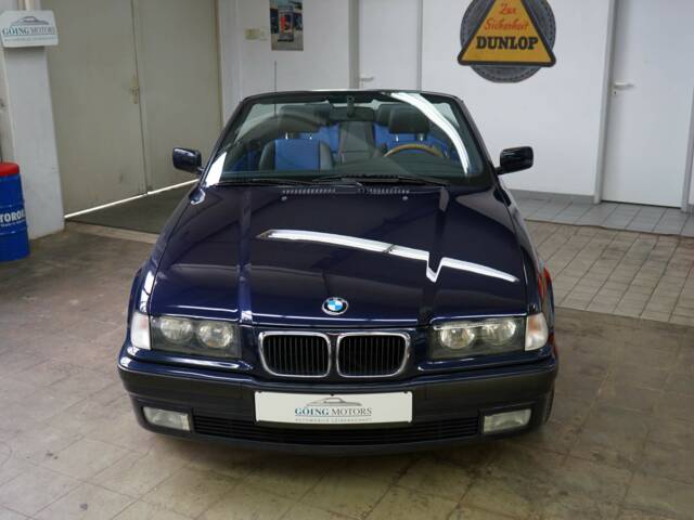 BMW 318i