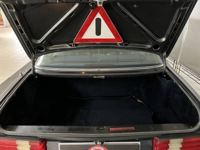 Mercedes-Benz 560 SEC