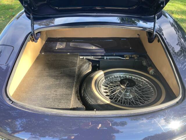Jaguar E-Type V12