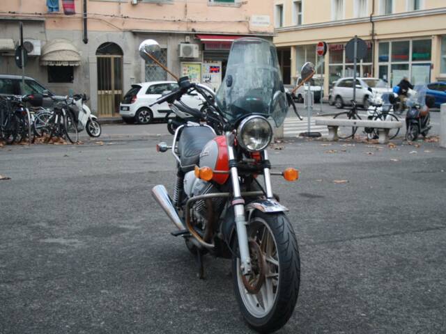 Moto Guzzi V35 C