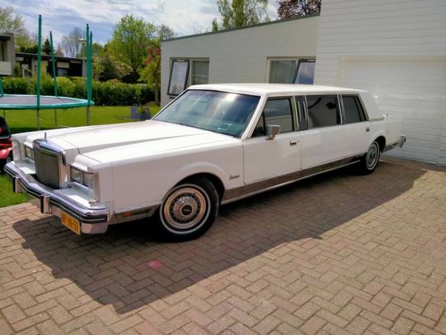 Afbeelding 1/9 van Lincoln Town Car (1984)