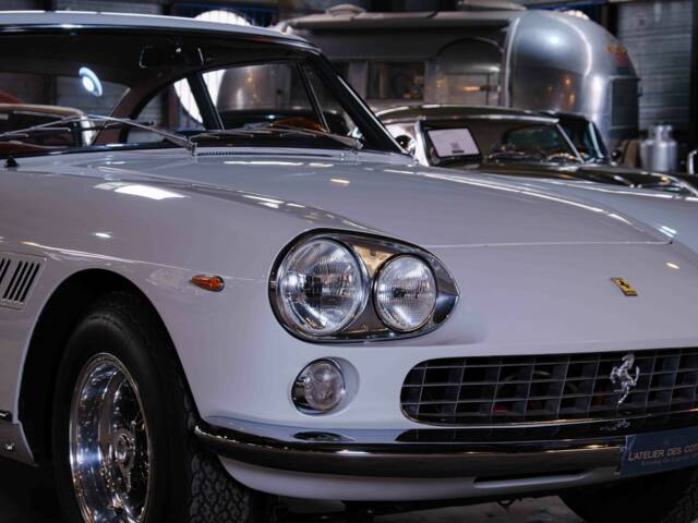 Ferrari 330 GT 2+2