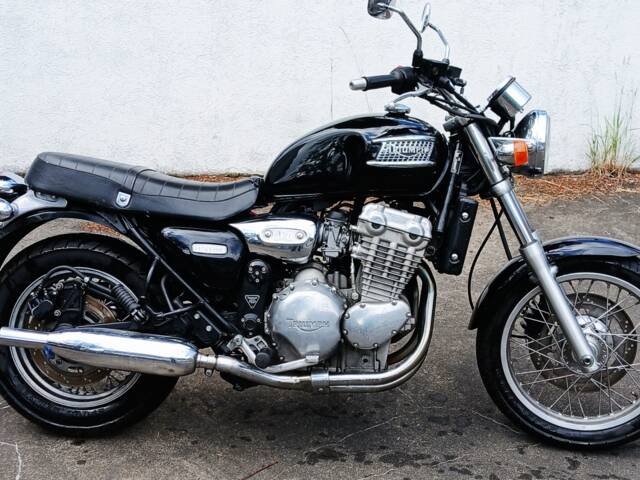 Triumph Thunderbird 900