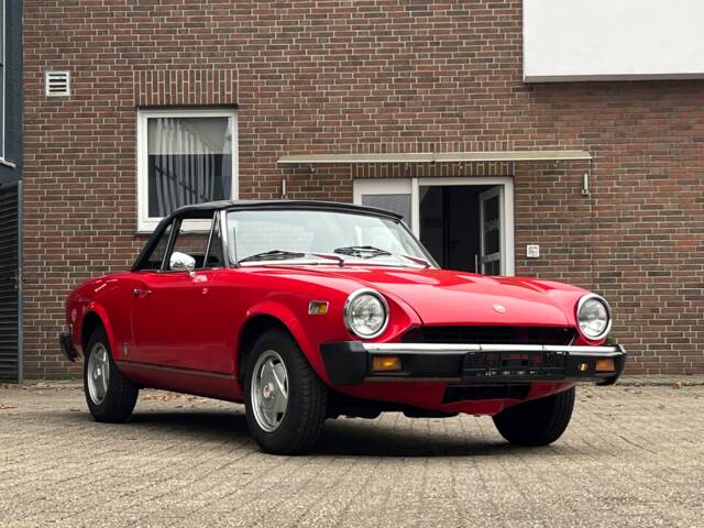 FIAT 124 Spider CS1