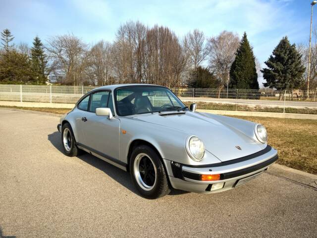 Porsche 911 Carrera 3.2