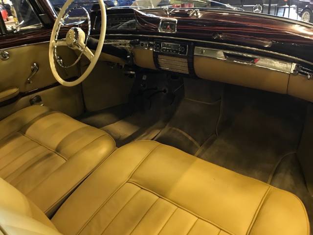 Mercedes-Benz 220 S Cabriolet