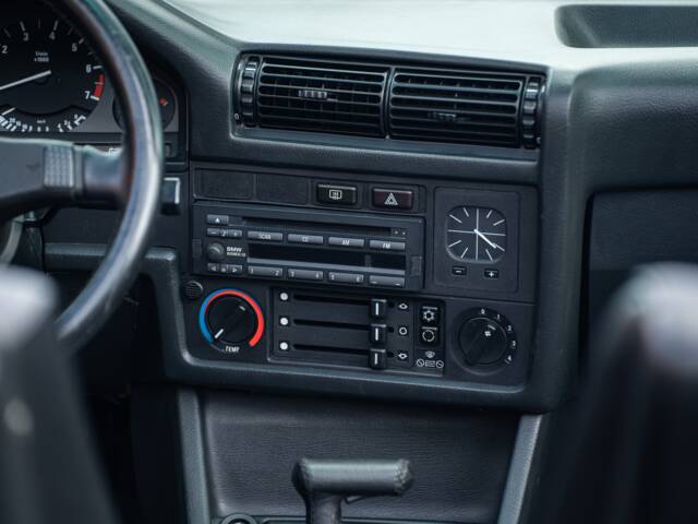 BMW 325i