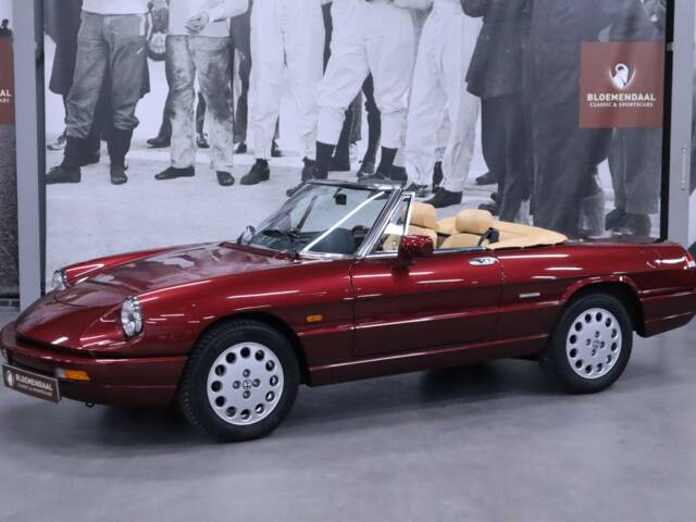 Imagen 1/64 de Alfa Romeo 1.6 Spider (1990)