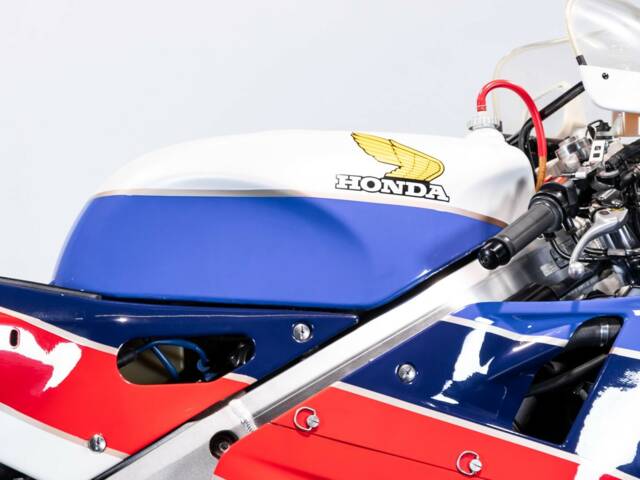 Honda VFR 750R RC 30