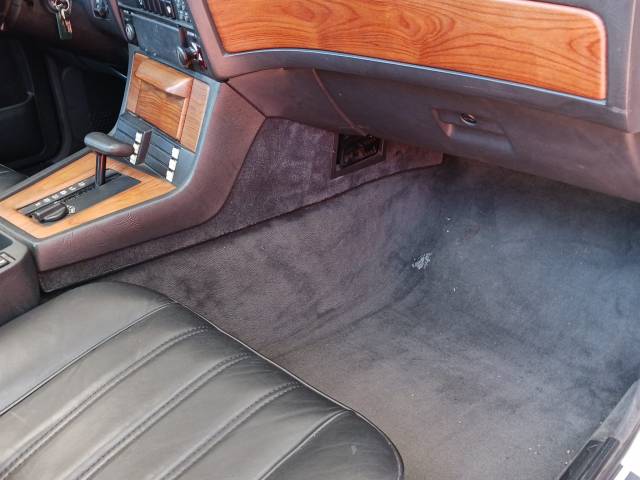 BMW 745i