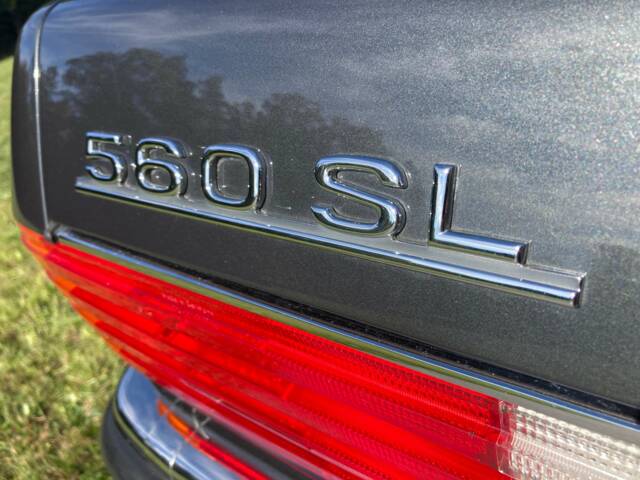 Mercedes-Benz 560 SL