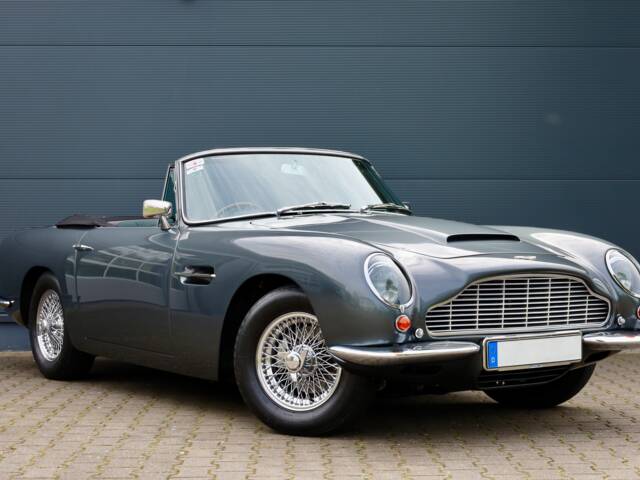 Imagen 1/24 de Aston Martin DB 6 Volante (1967)