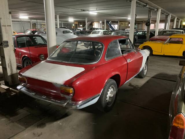 Image 1/21 of Alfa Romeo Giulia GT 1300 Junior (1972)