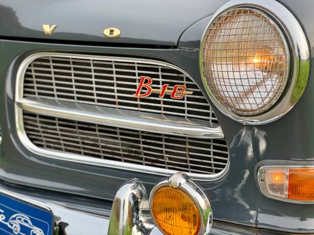 Volvo P 121