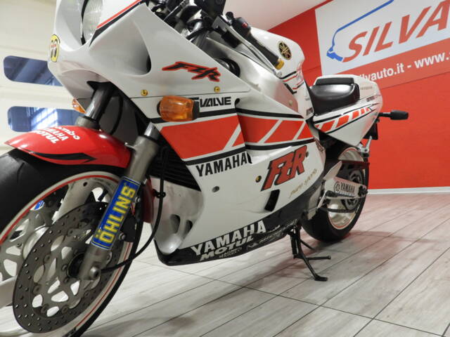 Yamaha FZR 1000