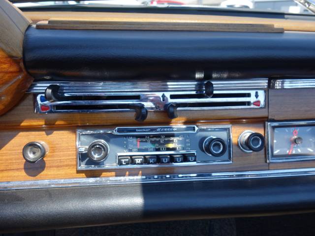 Mercedes-Benz 300 SE