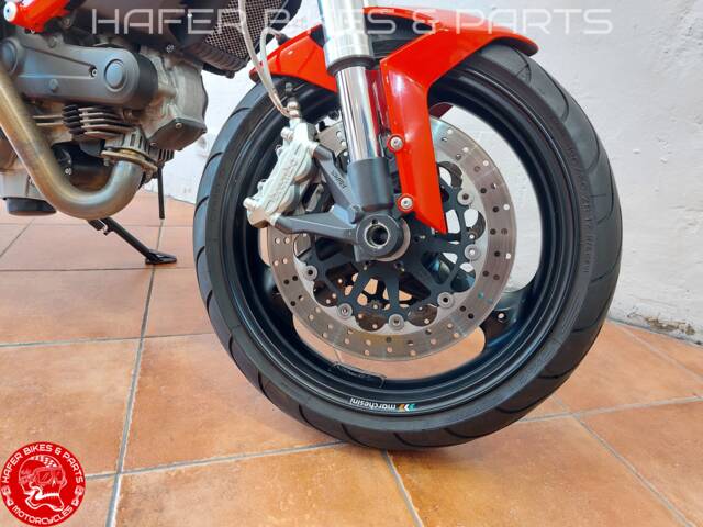 Ducati Monster 696 Plus