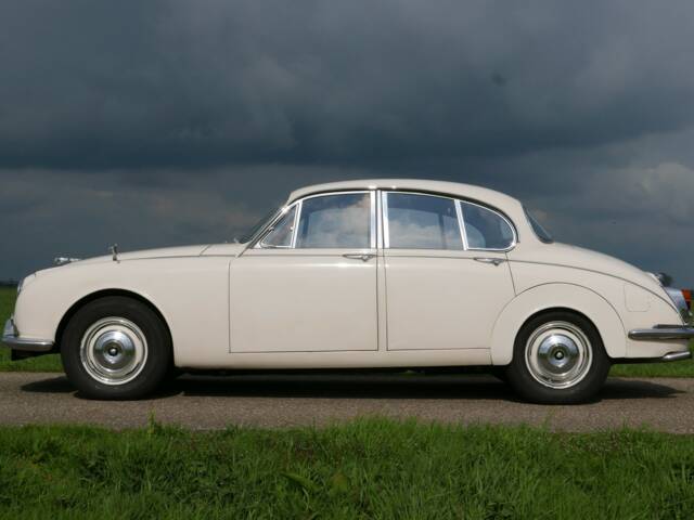 Jaguar 240
