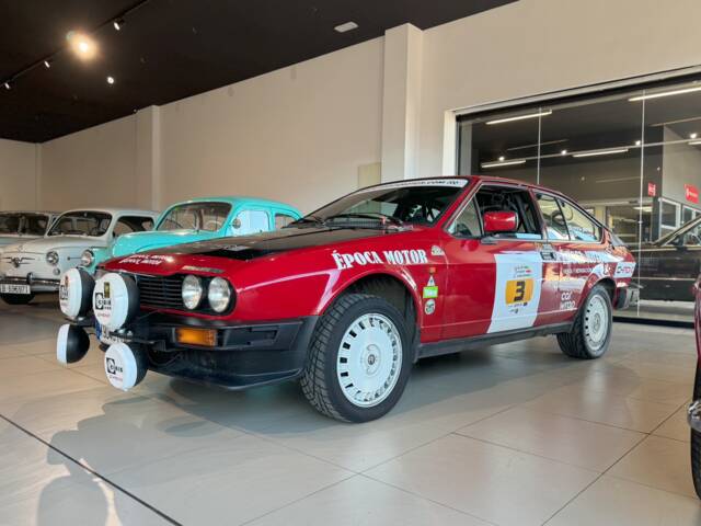 Imagen 1/22 de Alfa Romeo GTV 2.0 (1983)