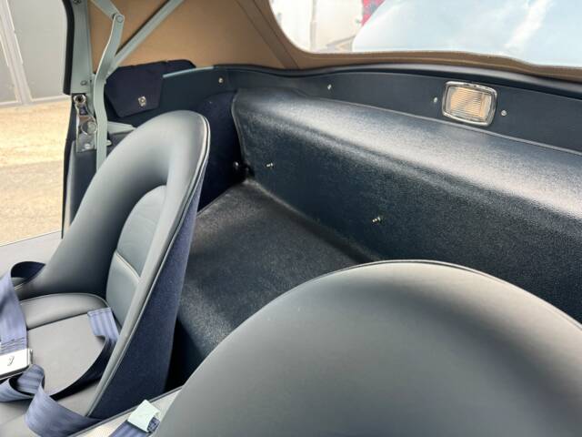 Jaguar E-Type 3.8 Flat Floor