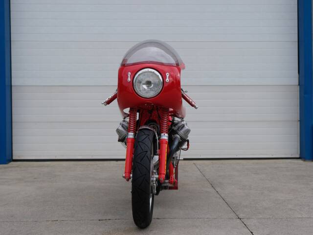 Moto Guzzi V7 850 GT