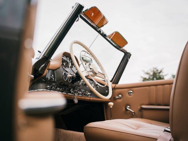 Mercedes-Benz 190 SL - Reference picture of identical color combination for a left hand drive