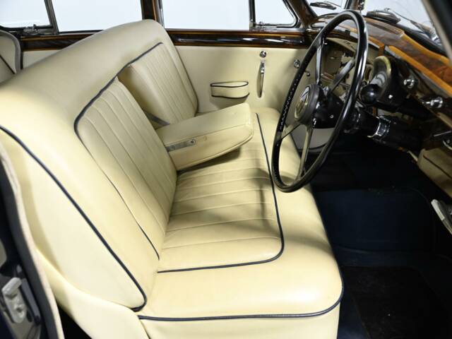 Jaguar Mk VIII