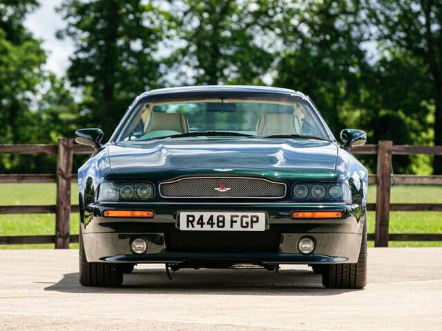 Aston Martin V8 Coupé
