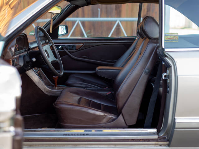 Mercedes-Benz 560 SEC