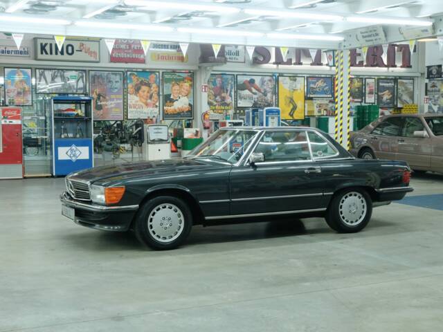 Mercedes-Benz 560 SL