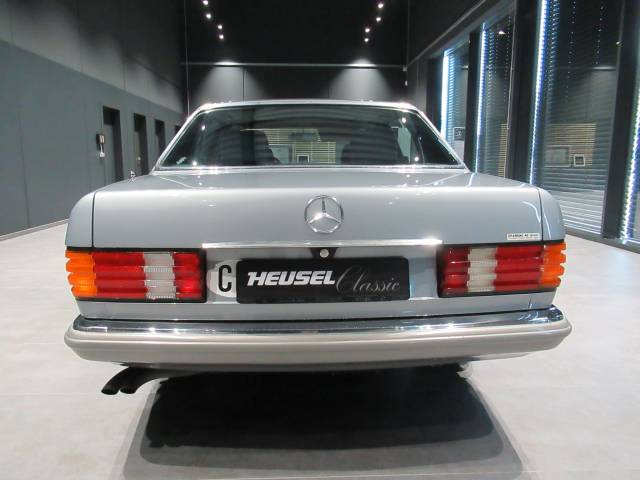 Mercedes-Benz 380 SEL