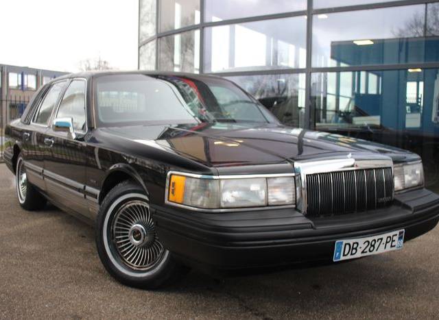 Afbeelding 1/9 van Lincoln Town Car (1993)