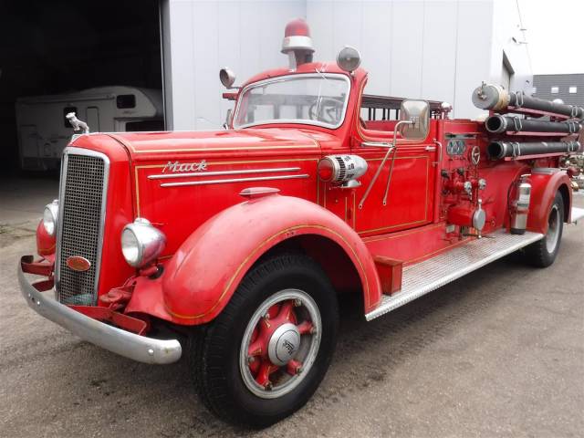 Imagen 1/26 de Mack Type 85 Fire Truck (1947)