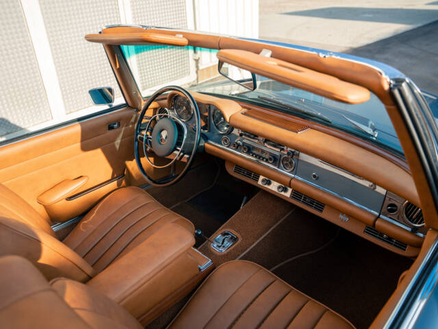 Mercedes-Benz 280 SL