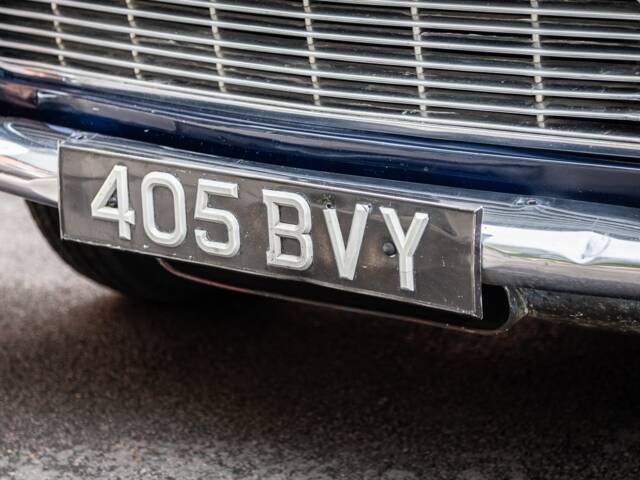 Aston Martin DB 4