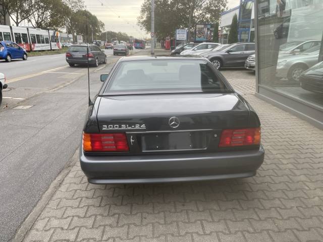 Mercedes-Benz 300 SL-24